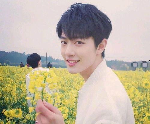 娱乐吃瓜酱同学结婚,甜蜜婚礼见证爱情传奇  第3张